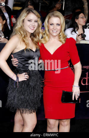 Melissa Joan Hart e Taylor Spreitler Foto Stock