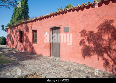 Tradizionale edificio Plaza Major storico quartiere coloniale di Colonia del Sacramento Uruguay Foto Stock