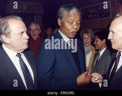 Nelson Mandela, vice leader, il Congresso Nazionale Africano, visiti Londra, UK per la prima volta dal suo rilascio (11 febbraio 1990), domenica 15 luglio 1990. Foto Stock