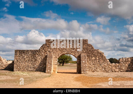 Presidio de San Saba, ricostruita nel 2010 Forte Spagnolo a Edwards altopiano vicino Menard, Texas, Stati Uniti d'America Foto Stock