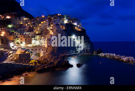 Vista di Manarola nelle Cinque Terre. L'Italia. Foto Stock