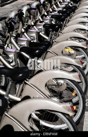 Noleggio bici dalla stazione di Parigi, Francia Foto Stock