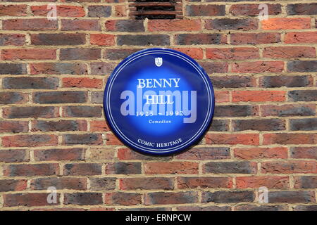 Benny Hill targa blu, Teddington Studios (demolita Estate 2016), in Inghilterra, in Gran Bretagna, Regno Unito, Gran Bretagna, Europa Foto Stock