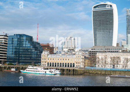 City of London skyline cityscape compresi i walkie talkie edificio a 20 fenchurch street su un soleggiato inverni giorno,Inghilterra Foto Stock