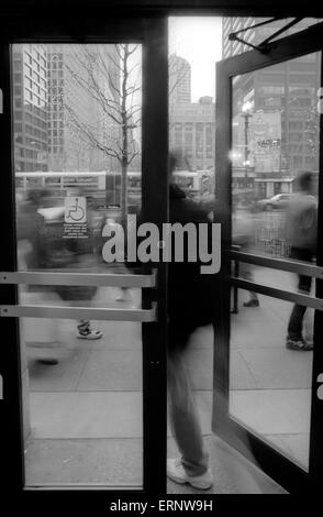 Chicago, IL, 14-Dec-1996: lasciando campo Marshall's department store in Michigan Ave. Foto Stock