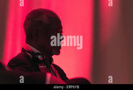 Stuttgart, Germania. Il 6 giugno, 2015. Kofi Annan, ex Segretario Generale dell ONU, offre un intervento durante il 2015 Chiesa Evangelica congresso a Stoccarda, Germania, 06 giugno 2015. Foto: PATRICK SEEGER/dpa/Alamy Live News Foto Stock