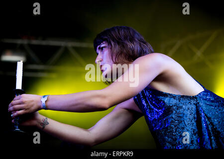 Porto, Portogallo. Il 6 giugno, 2015. Foxygen suona dal vivo di fronte a un pubblico di centinaia di persone al terzo giorno di NOS Primavera Sound 2015 tenutasi a Porto. Credito: Diogo Baptista/Pacific Press/Alamy Live News Foto Stock