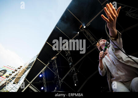 Porto, Portogallo. Il 6 giugno, 2015. Foxygen suona dal vivo di fronte a un pubblico di centinaia di persone al terzo giorno di NOS Primavera Sound 2015 tenutasi a Porto. Credito: Diogo Baptista/Pacific Press/Alamy Live News Foto Stock