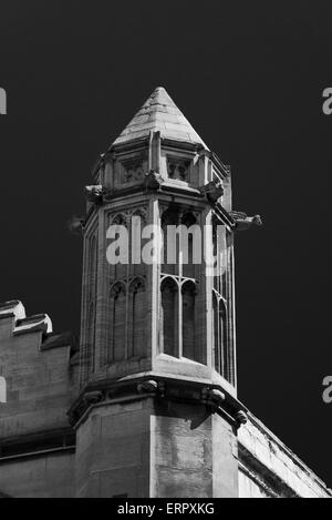 St Michael le Belfrey chiesa. Ottagonale torretta di scale a sud-ovest della città di York, North Yorkshire, Inghilterra, Regno Unito Foto Stock