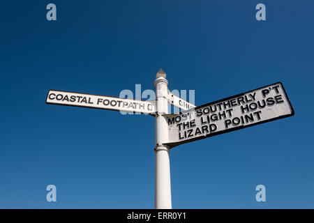 Segno posto rivolta verso la direzione di Lizard Point il punto piu' meridionale nel territorio continentale del Regno Unito, Cornwall, Inghilterra Foto Stock