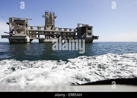 Gdynia, Polonia 7th, giugno 2015 nella foto: Torpedownia - tedesco edificio nazista dei siluri research center, costruita sul polacco terriery durante la Seconda Guerra Mondiale. Torpedownia era un siluro assembly hall con dispositivi per riprese di prova, costruita in corrispondenza del fondo della vaschetta, a poche centinaia di metri dalla riva. Foto Stock