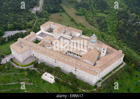 VISTA AEREA. Abbazia di Montecassino. Cassino, Provincia di Frosinone, Lazio, Italia. Foto Stock