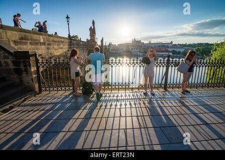 Krizovnicke Namesti, vicino al Ponte Carlo, Praga, Repubblica Ceca, Europa Foto Stock