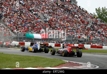 Montreal, Quebec, Canada. 07Th Giugno, 2015. Motorsports: FIA Formula One World Championship 2015, il Gran Premio del Canada, #12 Felipe Nasr (BRA, Sauber F1 Team), #33 Max Verstappen (NLD, Scuderia Toro Rosso), Credit: dpa picture alliance/Alamy Live News Foto Stock