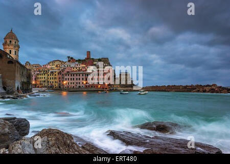 Vernazza su Cinque Terre Foto Stock
