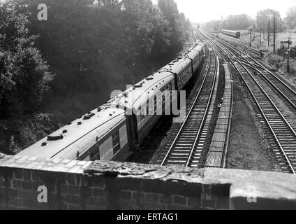 Ubicazione di Knowle e Denham incidente ferroviario. Tre persone sono state uccise a Knowle e Denham stazione (ora noto come stazione di Denham) il quindicesimo agosto 1963, West Midlands. La foto è stata scattata il 25 settembre 1963. Foto Stock