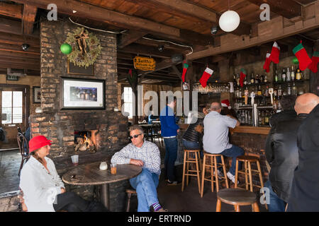 All'interno di Lafitte's negozio di fabbro ferraio Bar su Bourbon Street, Quartiere Francese, New Orleans, Louisiana, Stati Uniti d'America Foto Stock