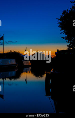 Tramonto a Cowroast Lock sul Grand Union Canal Foto Stock