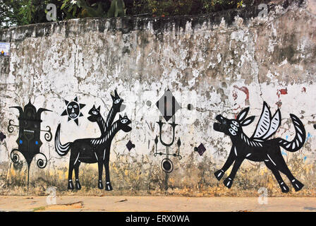 Di Olinda e Recife, Pernambuco, Brasile, 8 gennaio 2008. Una parete piena di graffiti illegali. Foto Stock