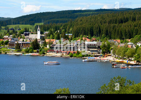 Il lago Titisee, Foresta Nera, Baden-Württemberg, Germania Foto Stock