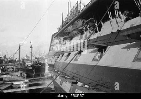 HMS Victory a Portsmouth Porto, questa fotografia è stata presa in connessione con il Trattato anglo irachena di 1948, o Trattato di Portsmouth del 1948, che è stato firmato a Portsmouth, Hampshire. Il 15 gennaio 1948. Foto Stock