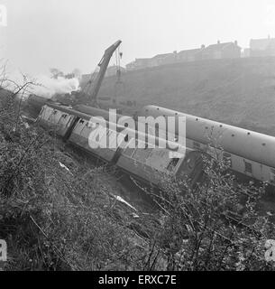 Morpeth incidente ferroviario il 7 maggio 1969 una traversina northbound express treno da Londra a Aberdeen deragliato sulla curva di Morpeth. Sei persone sono state uccise, 21 sono stati feriti e il tetto della stazione in direzione nord della piattaforma è stata danneggiata. Foto Stock