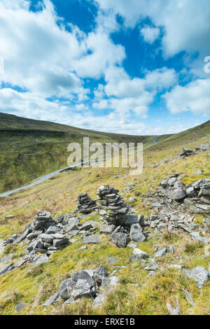 Al di sopra della strada sopra Buttertub passano nel Yorkshire Dales Foto Stock