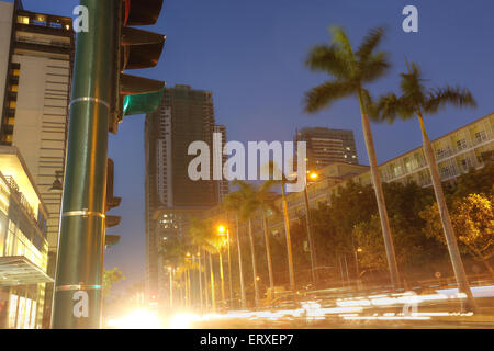Manila, Taguig City nel crepuscolo Foto Stock