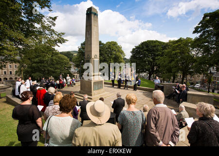 Regno Unito, Inghilterra, Derbyshire, Buxton, piste, il servizio al Memoriale di guerra commemorazione di inizio della Prima Guerra Mondiale Foto Stock