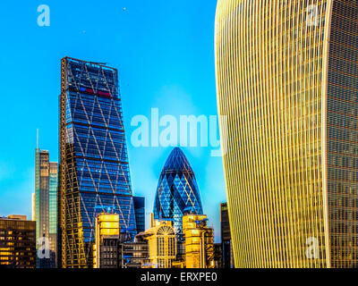 Cheesegrater, cetriolino e walkie talkie edifici Londra