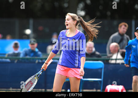 Nottingham, Regno Unito. 09 Giugno, 2015. Aegon Open Tennis. Passione da Katy Dunne della Gran Bretagna nel suo match contro Olga GOVORTSOVA Credito: Azione Sport Plus/Alamy Live News Foto Stock