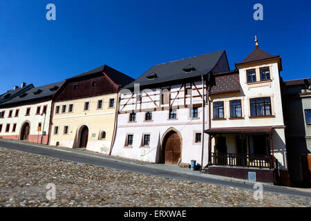 Repubblica ceca Utery, una piccola e pittoresca cittadina, Plzen regione ovest Boemia, Renaissance Townhouses ciottolosi square Foto Stock