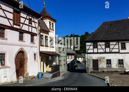 Repubblica ceca Utery, una piccola e pittoresca cittadina, Plzen regione ovest Boemia, Renaissance Townhouses ciottolosi square Foto Stock