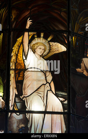 Il vetro macchiato lanterna dettaglio, Chiesa di San Pietro, Kinver, Staffordshire, England, Regno Unito Foto Stock