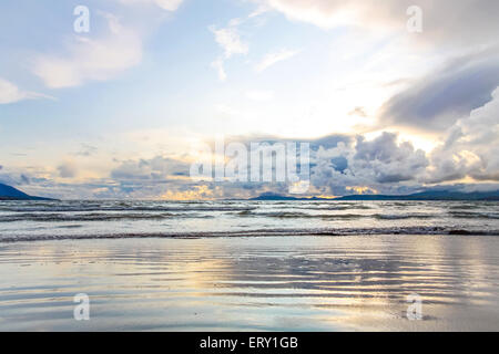 Rossbeigh Beach dopo la tempesta, Glenbeigh, nella contea di Kerry, Irlanda Foto Stock