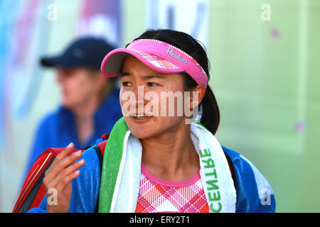 Nottingham, Regno Unito. 09 Giugno, 2015. Aegon Open Tennis. Shuck Toyama dopo la sua raddoppia il match contro Kimiko Date-Krumm e partner Daniela Hantuchova Credito: Azione Sport Plus/Alamy Live News Foto Stock