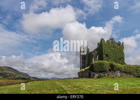 Il castello di Ballycarbery presso il Ring of Kerry in Cahersiveen, nella contea di Kerry, Irlanda Foto Stock