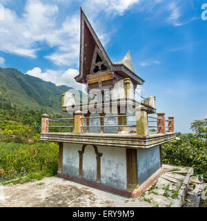 Batak tomba sull'isola di Samosir vicino Lago Toba, Indonesia, nel nord di Sumatra, Foto Stock