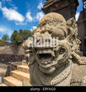 La scultura in pietra all entrata di Bentar Candi in bromo Tengger Semeru National Park, East Java, Indonesia Foto Stock