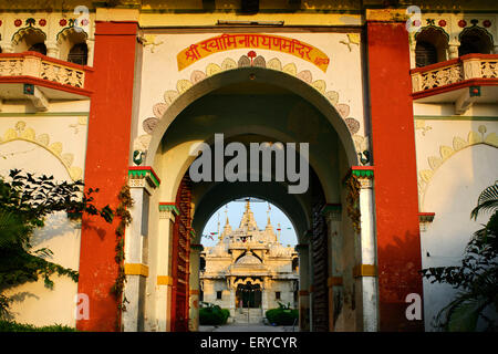 Ingresso cancello, Shree Swaminarayan Mandir tempio ; Chhapia , Chhapaiya , Ayodhya ; Faizabad ; Uttar Pradesh ; India , Asia Foto Stock