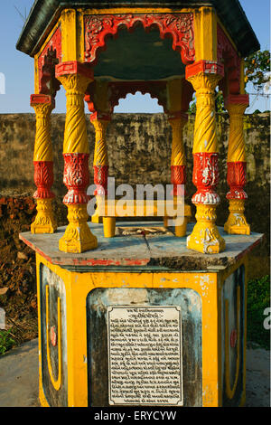 Chhatri , Shree Swaminarayan Mandir Temple ; Chhapia , Chhapaiya , Ayodhya ; Faizabad ; Uttar Pradesh ; India , Asia Foto Stock