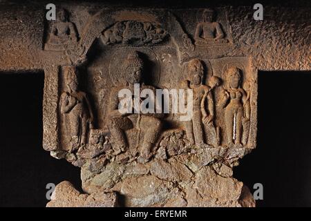 Statua di Buddha in karla grotta ; Lonavala ; Maharashtra ; India - aad 163867 Foto Stock