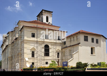 Gli interni della chiesa di San Francesco di assisi di Goa in India Foto Stock