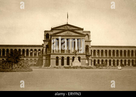 Il vecchio governo mysore office ora alta corte ; Bangalore ; Karnataka ; India Foto Stock