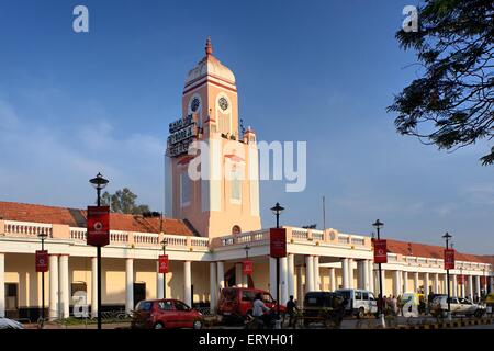 Mysore Stazione ferroviaria , Torre dell'orologio , Mysore , Mysuru , Karnataka , India , Asia Foto Stock