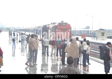 Royal Rajasthan sul treno di ruote di Madhya Pradesh khajuraho India Asia Foto Stock