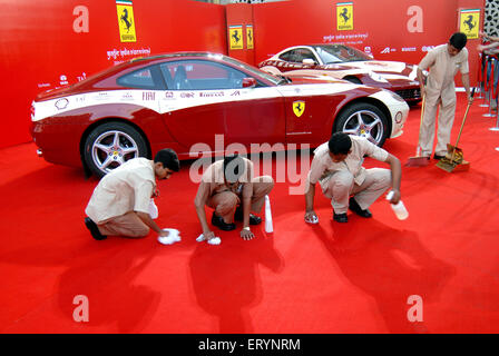 Ferrari auto visualizzato all'hotel Taj Mahal ; Bombay ; Mumbai ; Maharashtra ; India NOMR Foto Stock