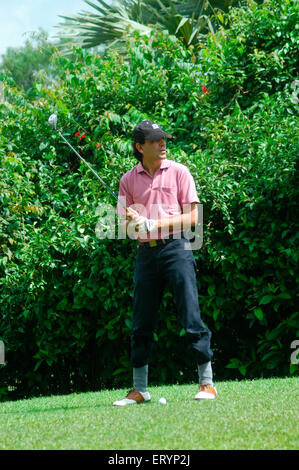 Geet Siriram Sethi , giocatore professionista di biliardo inglese , giocando a golf a BPGC , Bombay Presidency Golf Club , Chembur , Bombay , Mumbai , India Foto Stock