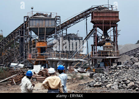 Pianta di frantumazione della pietra , Madras , Chennai , Tamil Nadu , India , Asia Foto Stock