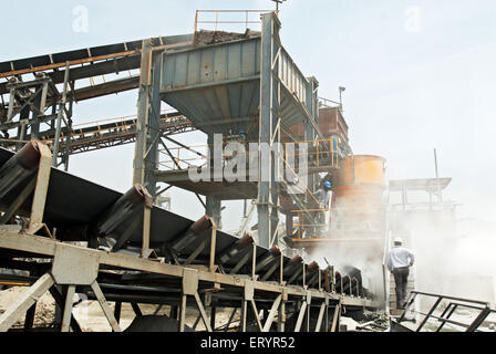 Pianta di frantumazione della pietra , Madras , Chennai ; Tamil Nadu ; India , Asia Foto Stock